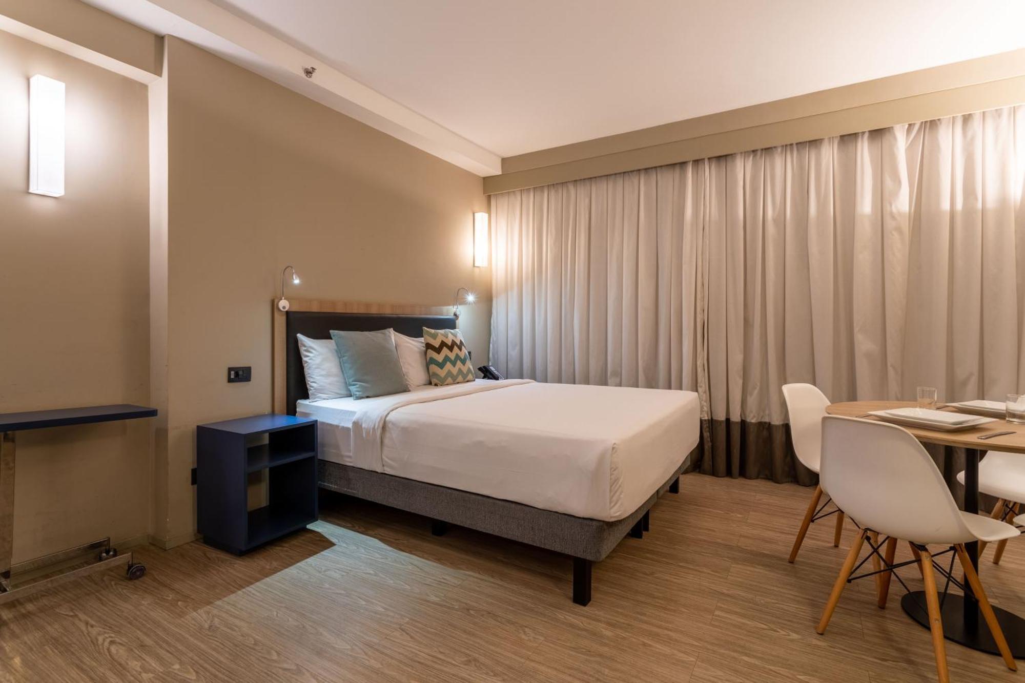Charlie Alphaville Apartment *